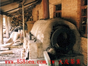 原始焙茶,用柴火工序